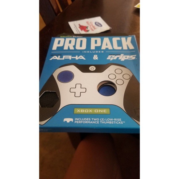 KontrolFreek Alpha Pro Pack Gamepad Xbox One 2 Low-Rise Performance Thumbsticks - Picture 6 of 8